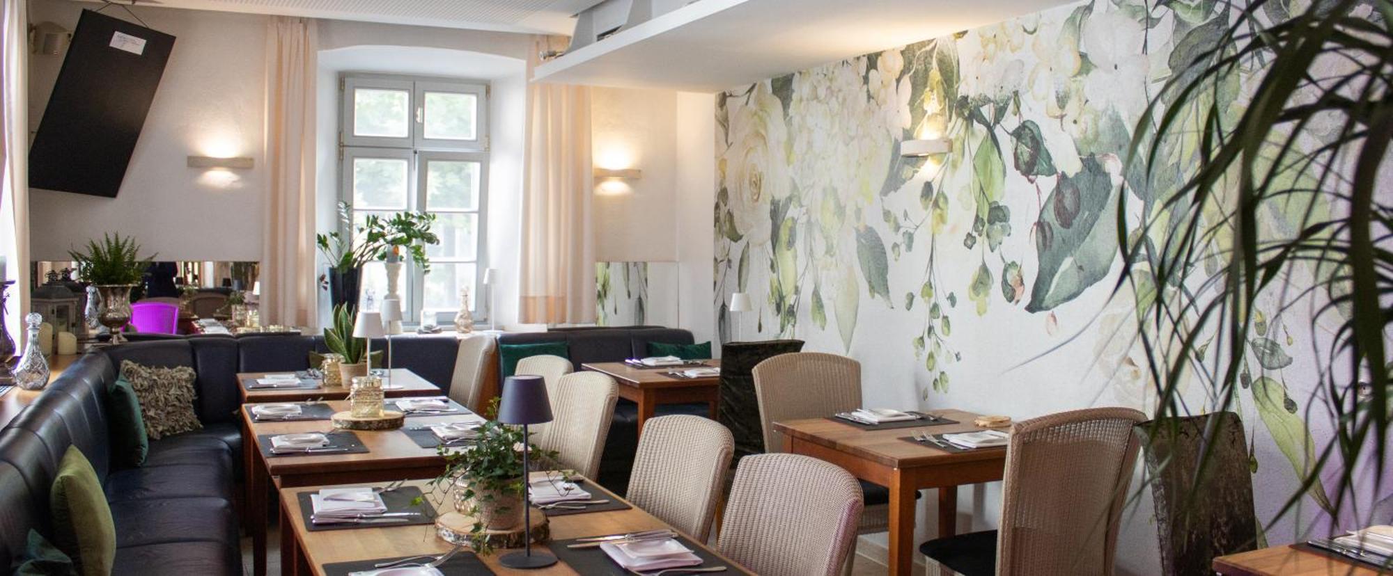 Landhotel Zum Schwanen Mit Restaurant Mona Liza Osthofen Экстерьер фото