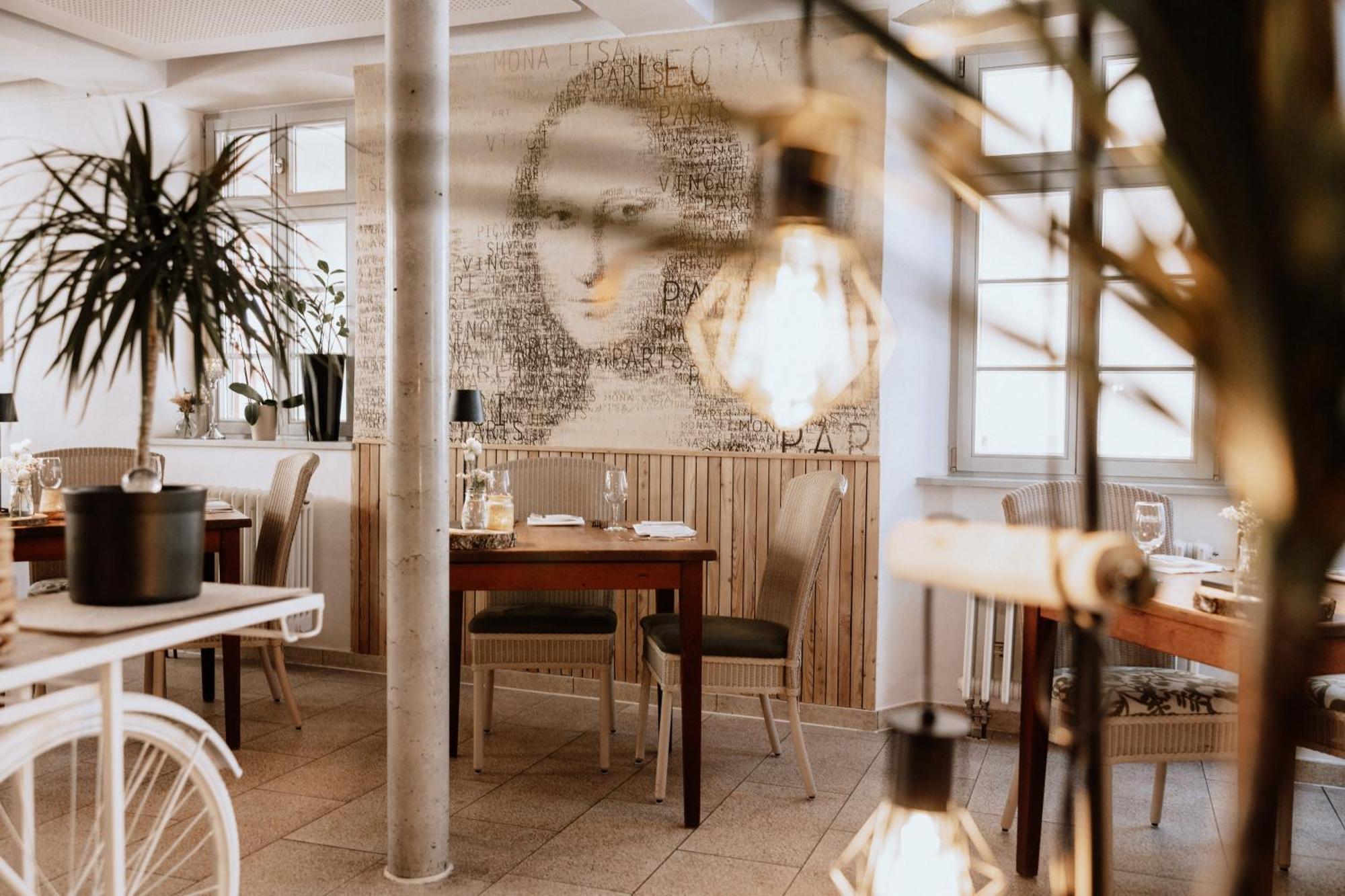 Landhotel Zum Schwanen Mit Restaurant Mona Liza Osthofen Экстерьер фото